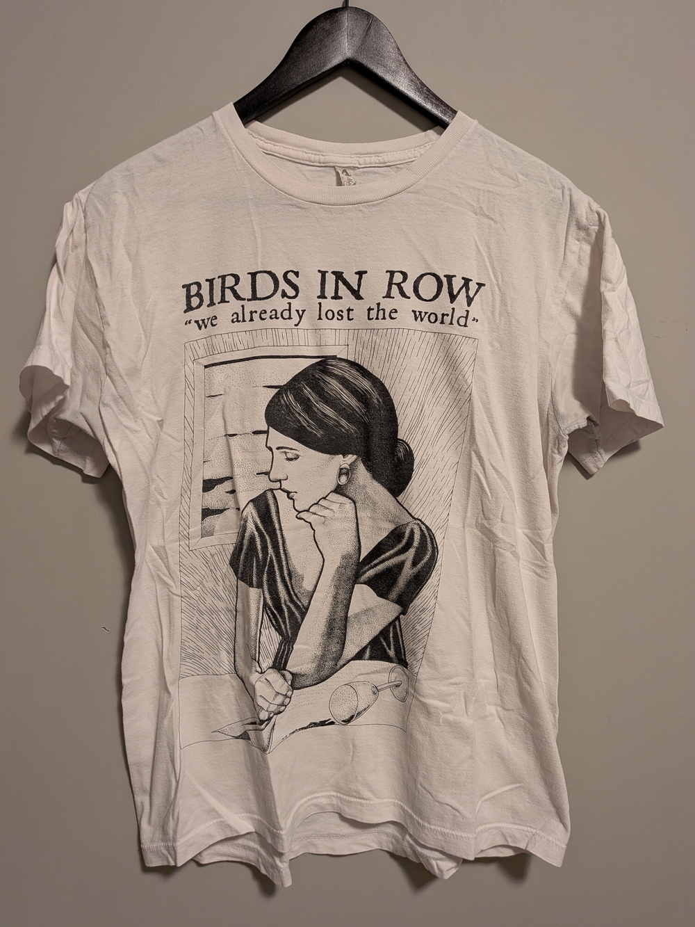 Birds In Row White Graphic Band Tee